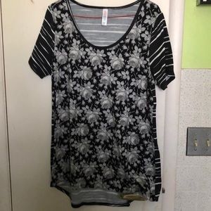 LuLaRoe Classic T size M. EUC Black and gray roses